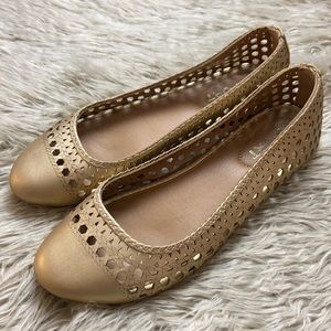Report Leather Gold Flat Sz 7